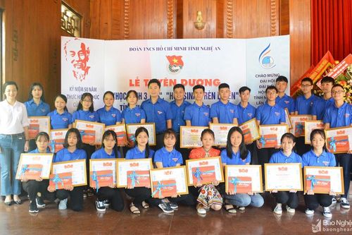Nghệ An tuyên dương 23 học sinh đạt danh hiệu 3 tốt, 3 rèn luyện năm học 2018 - 2019