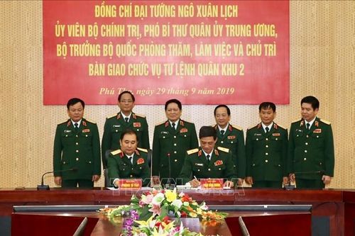 Đại tướng Ngô Xuân Lịch thăm, làm việc và chủ trì bàn giao chức Tư lệnh Quân khu 2