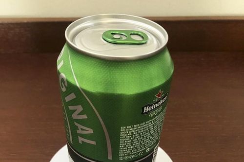 Khách hàng 'tố' Heineken giải thích chưa thỏa đáng việc sản phẩm bị lỗi