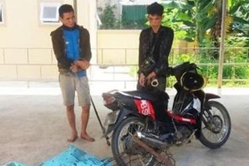 Cẩu tặc vung kiếm dọa Cảnh sát