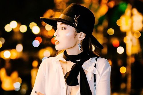 Kỳ Duyên diện mốt thả rông, Bảo Anh mặc váy hở ngực gợi cảm