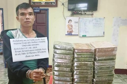 Bắt đối tượng vận chuyển 30 bánh heroin