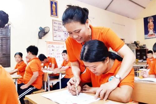 Lớp học ấm tình người