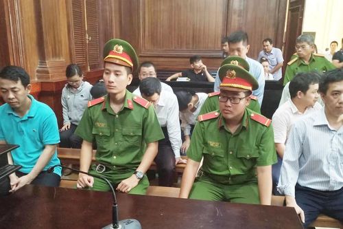 Tranh luận nảy lửa liên quan tới Công văn hỏa tốc của Cục Quản lý dược