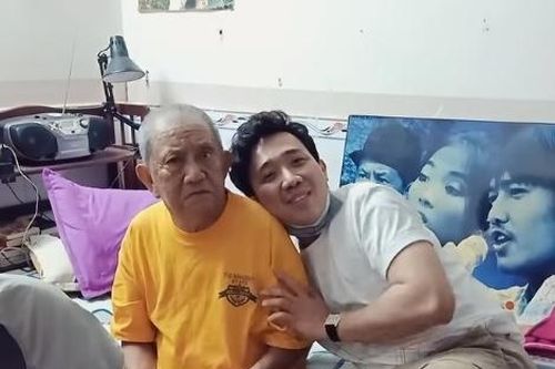 Trấn Thành đến nhà thăm và gửi tiền giúp nghệ sĩ Mạc Can