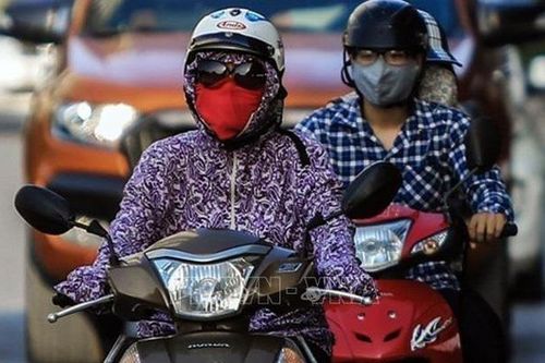 Thị trường khẩu trang đắt khách vì ô nhiễm không khí