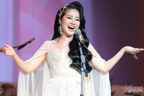 Ngỡ ngàng với concert của Phạm Thùy Dung