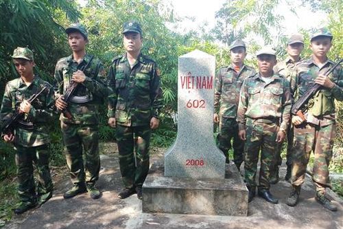 Tuần tra song phương bảo vệ biên giới Việt Nam - Lào
