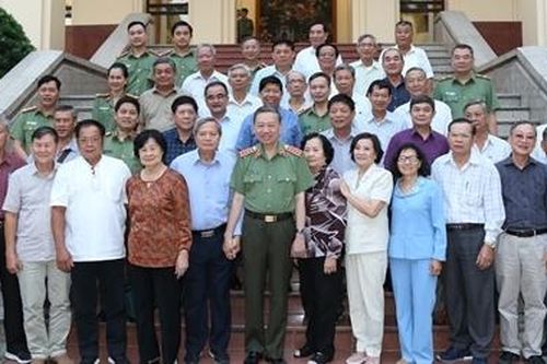 Bộ trưởng Tô Lâm gặp mặt Đoàn CLB Công an hưu trí TP Hồ Chí Minh