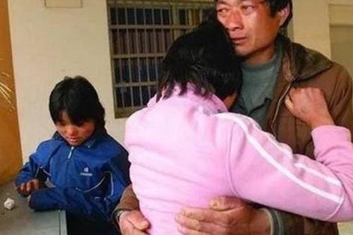 3 năm sau khi ly dị vợ, cả cha và con gái đều mắc ung thư đường ruột vì 1 nguyên nhân chẳng ai ngờ tới
