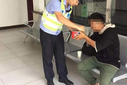 Trốn khỏi tổ chức bán hàng đa cấp, nam thanh niên ngất ở đường cao tốc sau khi đi bộ 90km để trở về nhà