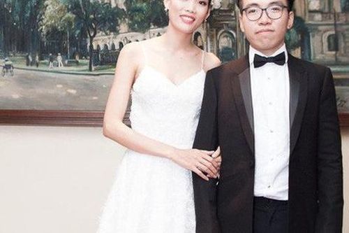 Vừa tố chồng sống thiếu trách nhiệm, Nguyễn Hợp 'Next Top' lại gây chú ý với chia sẻ ngầm khẳng định hôn nhân trục trặc