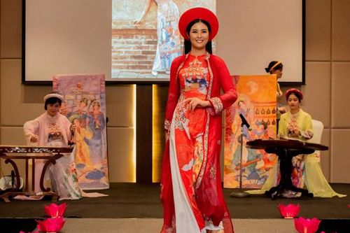 Hoa hậu Ngọc Hân tái xuất vai trò người mẫu tại Ả-rập Xê-út