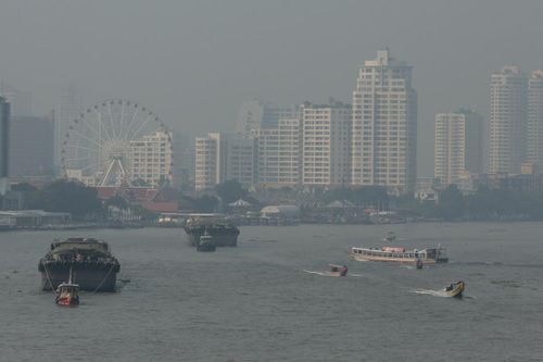 Khói bụi bao phủ Bangkok, thủ tướng Thái khuyên đeo khẩu trang