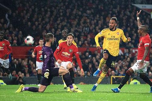 MU 1-1 Arsenal: 'Sẽ là một scandal nếu bàn của Aubameyang không được công nhận'