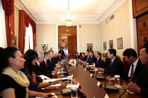 Phó Thủ tướng Thường trực hội kiến Tổng thống Bulgaria Rumen Radev