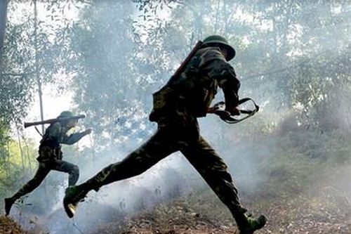 Trên bãi tập ở Trung đoàn Sông Lô
