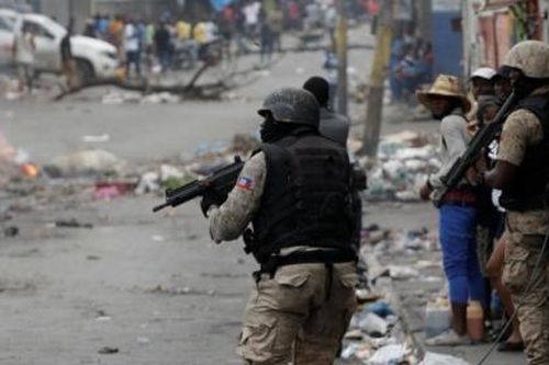 Haiti: Một phóng viên bị trúng đạn lạc trong cuộc biểu tình