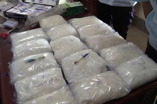 Khởi tố vụ vận chuyển 16kg ma túy bằng xe khách qua cửa khẩu Hoa Lư
