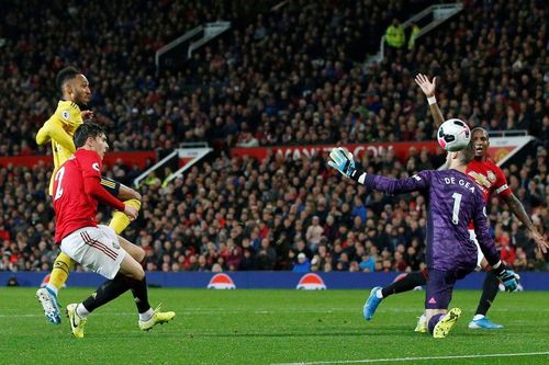 De Gea và Solskjaer tức điên vì trọng tài biên hại MU