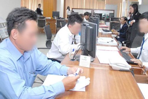 Mua bảo hiểm nhân thọ: Khách hàng lo bị 'vắt chanh bỏ vỏ'