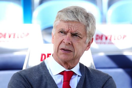 HLV Wenger về giải cứu 'con tàu đắm' AC Milan