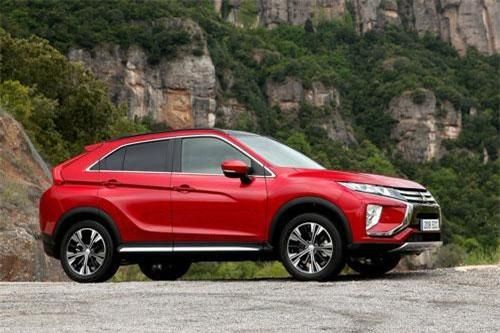 SUV Mitsubishi dùng động cơ tăng áp, giá gần 800 triệu khiến Mazda CX-5 phải dè chừng