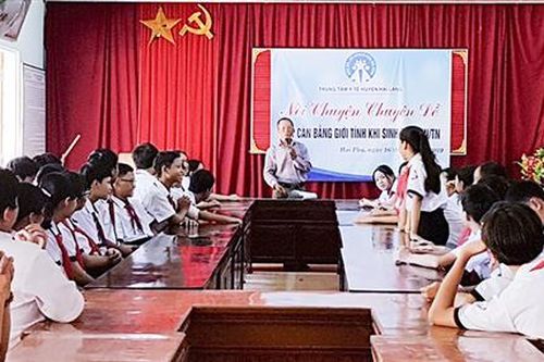 Tăng cường truyền thông về công tác dân số - KHHGĐ trong trường học ở Hải Lăng