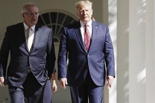 Ông Trump tiếp tục bị tố gọi điện nhờ Australia giúp đỡ