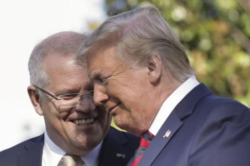 Sóng gió chưa qua, Tổng thống Trump lại vướng vào rắc rối với cuộc điện đàm mới