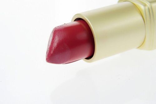 Manh mối vụ bê bối tình dục lớn nhất Ấn Độ được giấu trong son môi