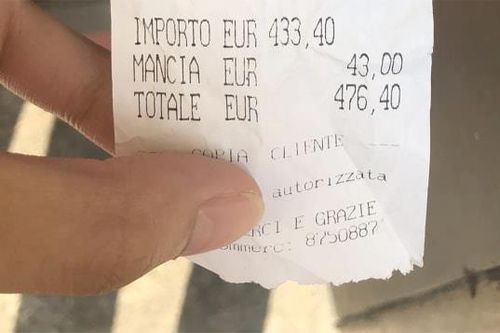 Cô gái Việt muốn thử 100 gr cá ở Rome, bị ép trả tiền 4,8 kg