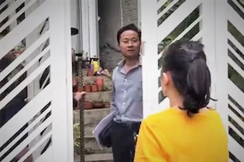 Ông Tùng kêu oan, Trưởng văn phòng Thừa phát lại nói 'không dính líu'