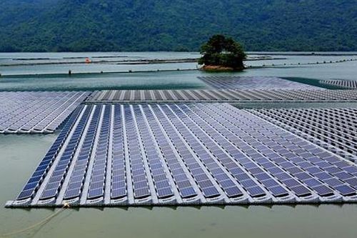 ADB cấp vốn cho dự án pin điện mặt trời nổi đầu tiên ở Việt Nam