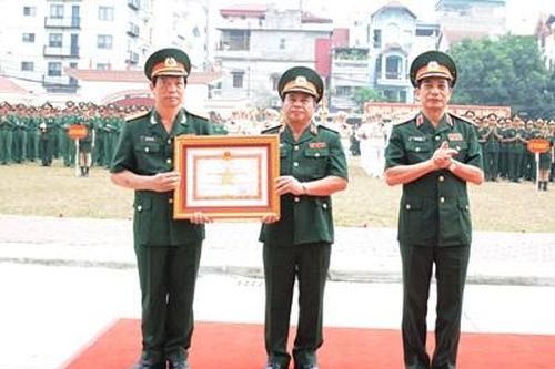 Binh chủng Tăng thiết giáp đón nhận Huân chương Quân công hạng Ba