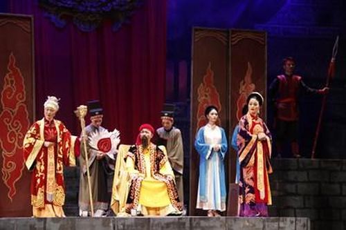 Chờ đợi sự chuyển mình đổi mới của chèo