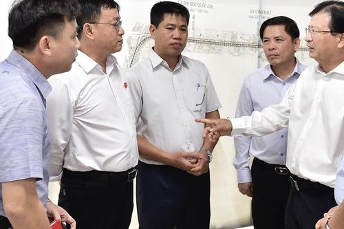 Phó Thủ tướng Trịnh Đình Dũng yêu cầu cam kết tiến độ dự án đường sắt đô thị tuyến Cát Linh - Hà Đông