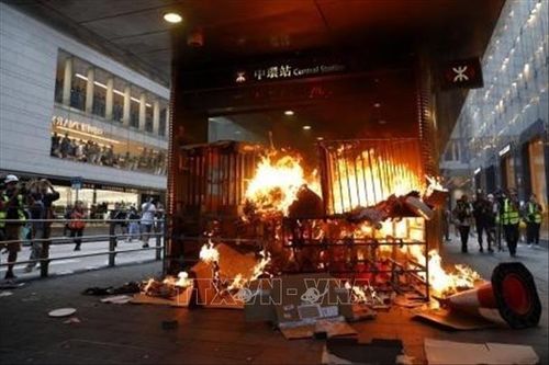 Chính quyền Hong Kong lên án các hành động quá khích của người biểu tình