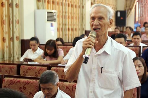 Đại biểu Quốc hội tỉnh tiếp xúc cử tri tại huyện Cẩm Khê