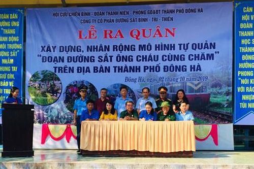 Nhân rộng mô hình 'Đoạn đường sắt ông cháu cùng chăm'