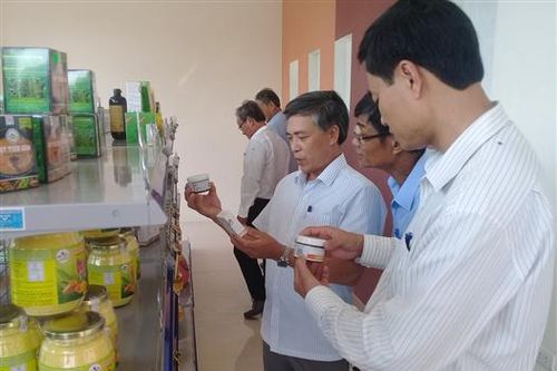 Khai trương quầy hàng nông sản đặc trưng huyện Cam Lộ