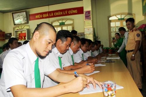 Chính trị - Xã hội Pháp luật - Cuộc sống Tài xế taxi Mai Linh cam kết không vi phạm trật tự an toàn giao thông