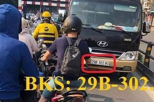 Phạt 1 triệu, tước GPLX 2 tháng tài xế ô tô khách vượt phải cầu Thái Hà