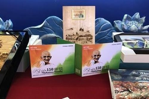 Phát hành bộ tem về lãnh tụ Ấn Độ Mahatma Gandhi