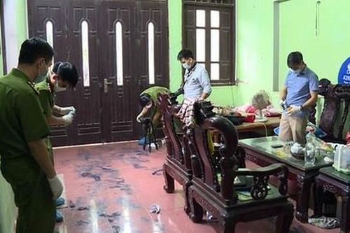 Nửa đêm, chồng đâm chết vợ rồi tự sát