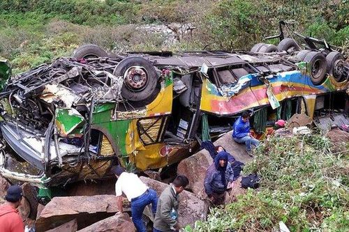 Tai nạn xe buýt nghiêm trọng ở Peru, 47 người thương vong