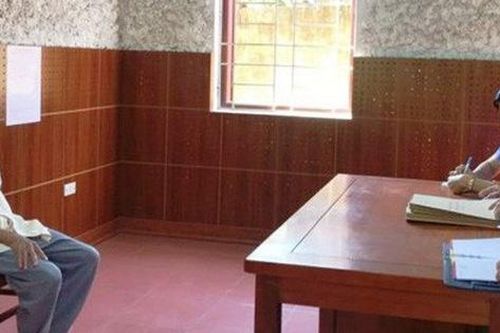 Bắt quả tang người đàn ông tóc bạc xâm hại bé gái 3 tuổi ở Lạng Sơn