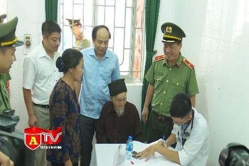 Thắp lửa tình nguyện vì nhân dân phục vụ