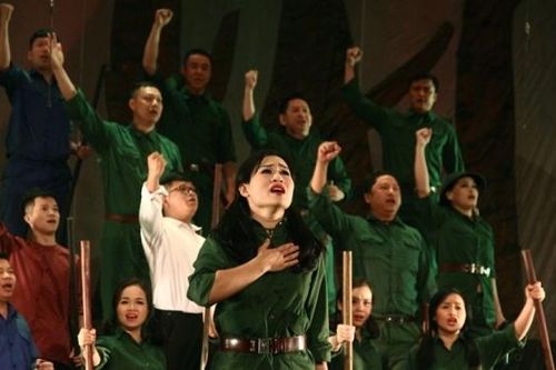 3 nhạc kịch sử thi đầu tiên của Việt Nam (kỳ 3 & hết): 'Người tạc tượng' - bản anh hùng ca Tây Nguyên