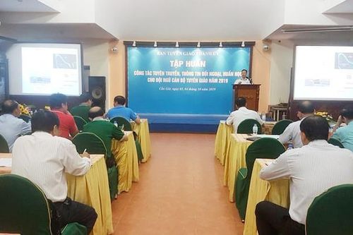 Tập huấn tuyên truyền, thông tin đối ngoại cho đội ngũ cán bộ tuyên giáo